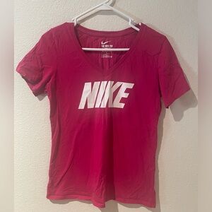 Women’s Nike Tee Athletic Cut 
Size Medium